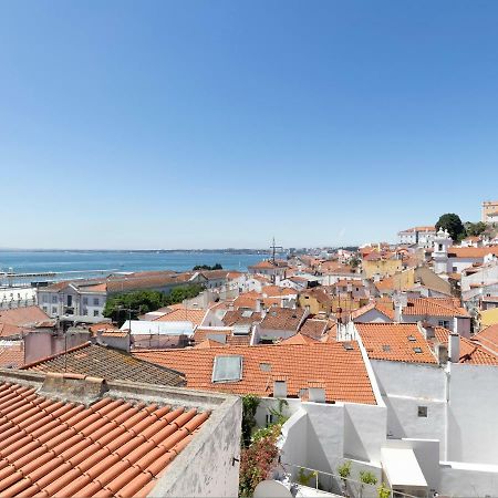 Апартаменты Lisbon Alfama Street View Экстерьер фото