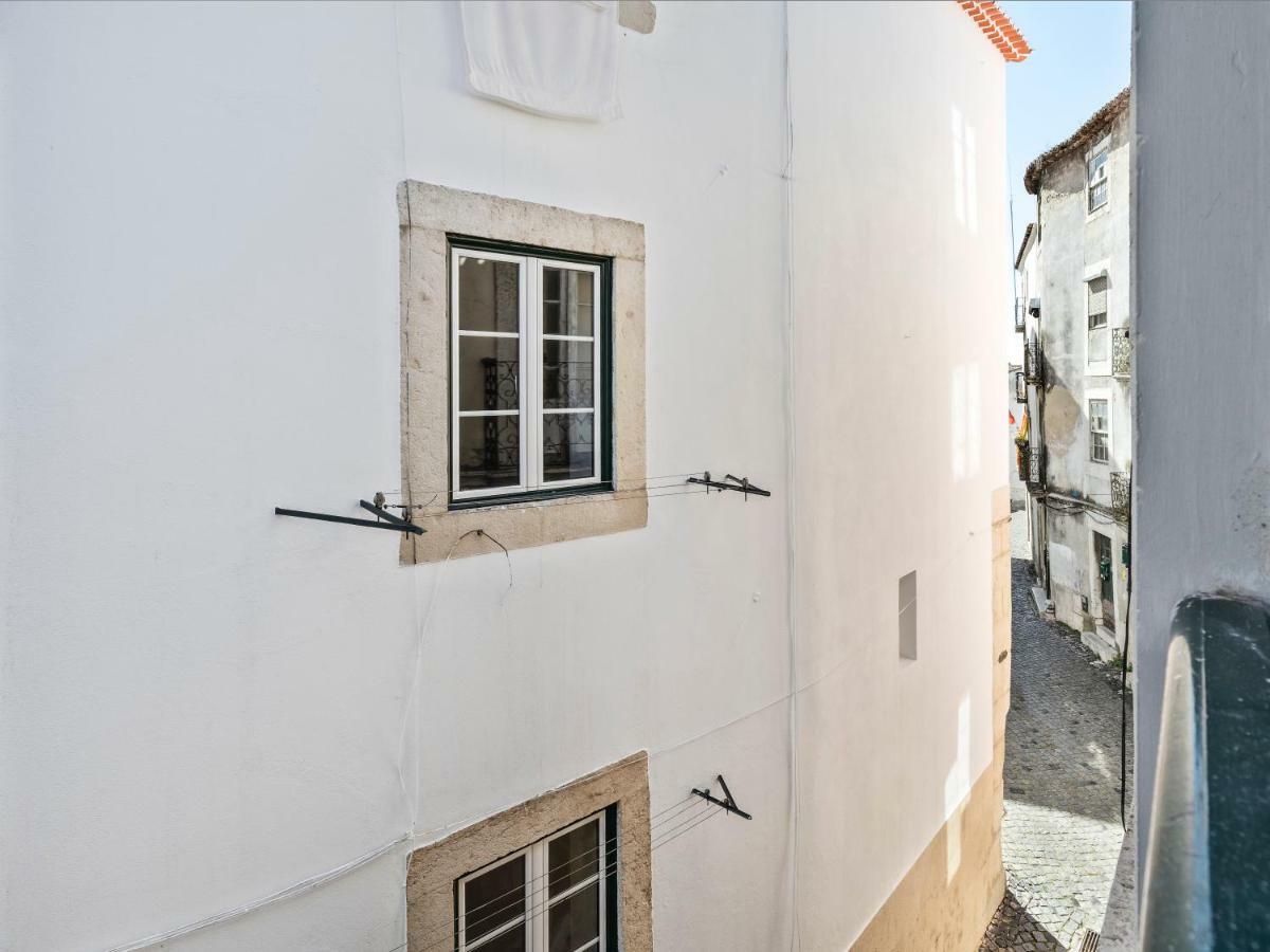 Апартаменты Lisbon Alfama Street View Экстерьер фото