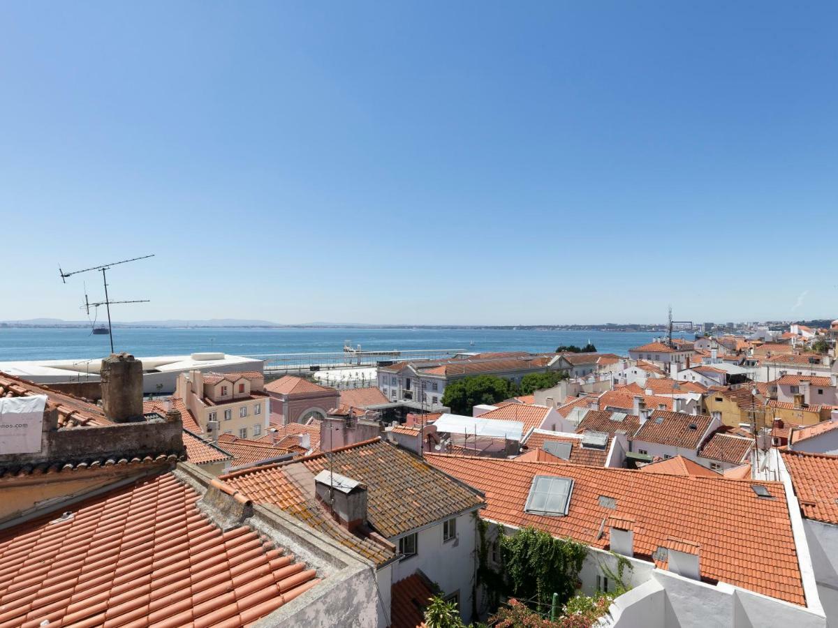 Апартаменты Lisbon Alfama Street View Экстерьер фото